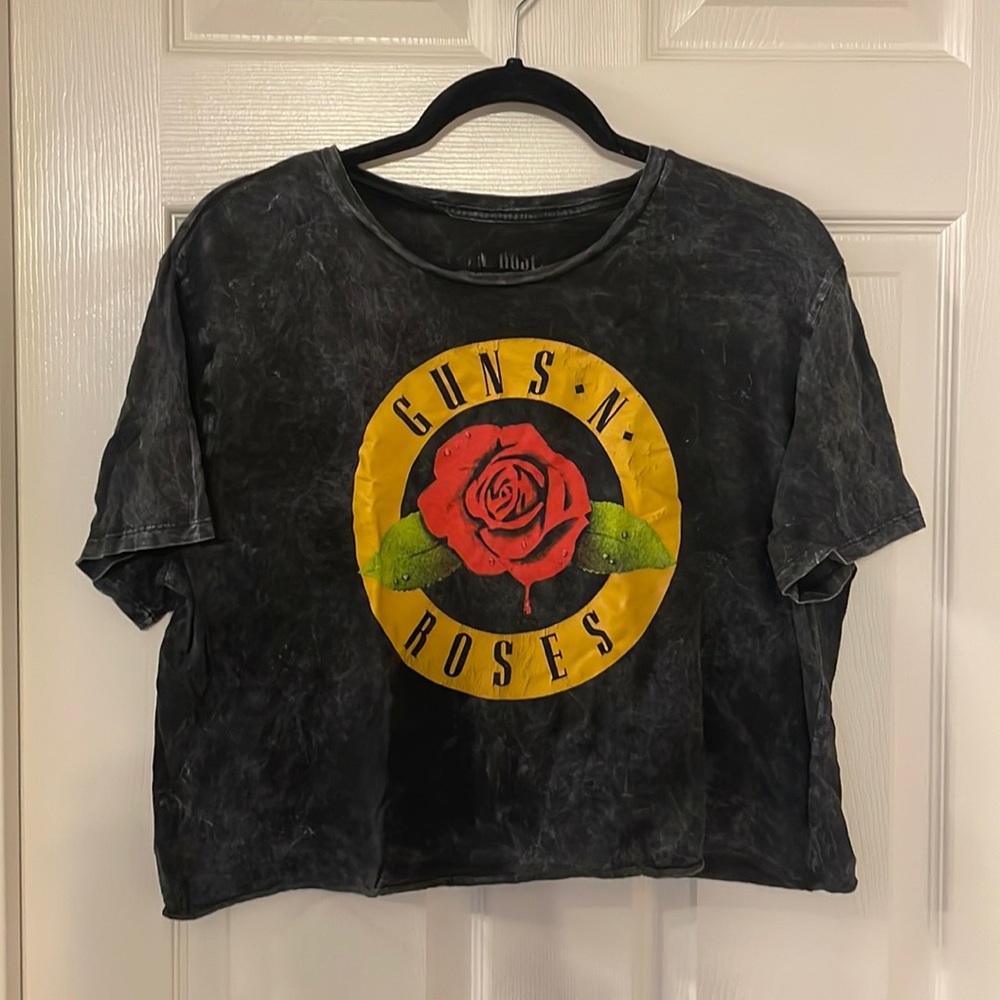 target; vintage look; guns&roses crop tee